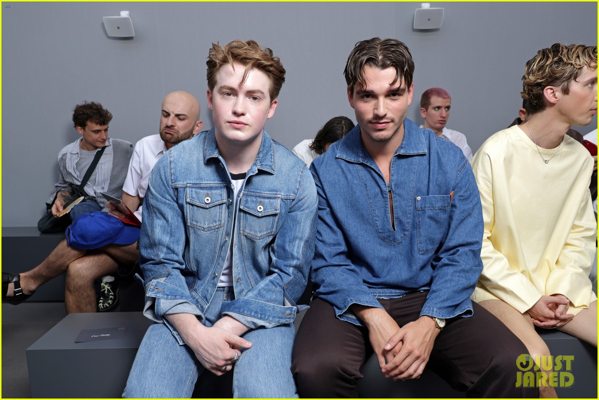 Edgar Ramirez Shows Off His Muscles at Loewe Fashion Show Alongside