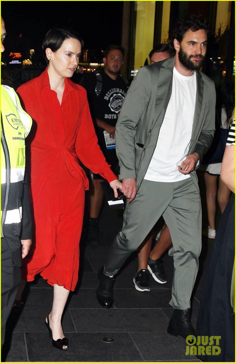 Daisy Ridley Makes Rare Appearance with Husband Tom Bateman, Supports