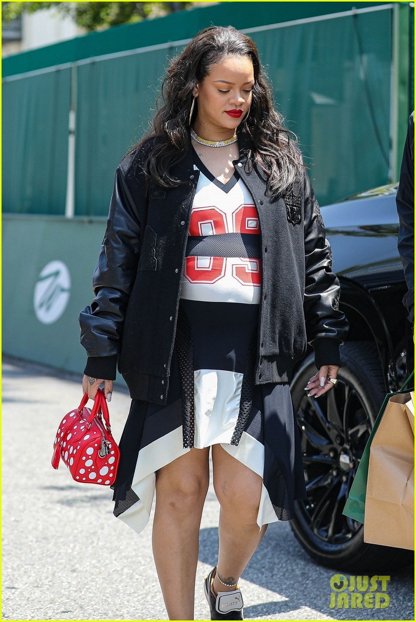 Pregnant Rihanna Wears a Jersey Dress for Lunch Date with A$AP Rocky: Photo 4946747 | ASAP Rocky, Pregnant Celebrities, Rihanna Photos - Vimarsana News