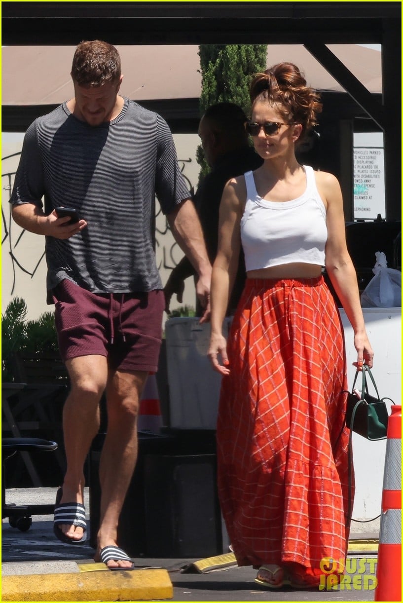 Photo: dan reynolds minka kelly birthday 21 | Photo 4955371 | Just