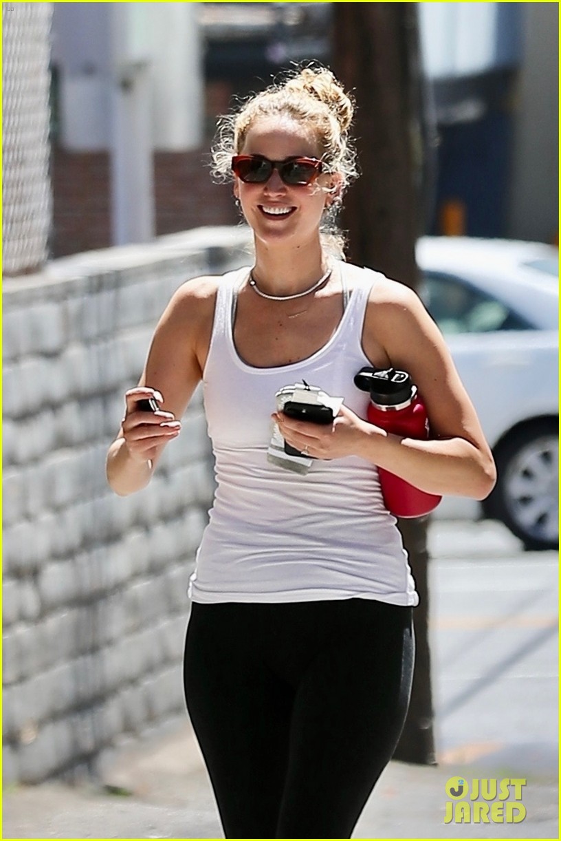 Jennifer Lawrence Kicks Off Her Day with Pilates Class in L.A.: Photo 4954316 | Jennifer Lawrence Photos - Vimarsana News