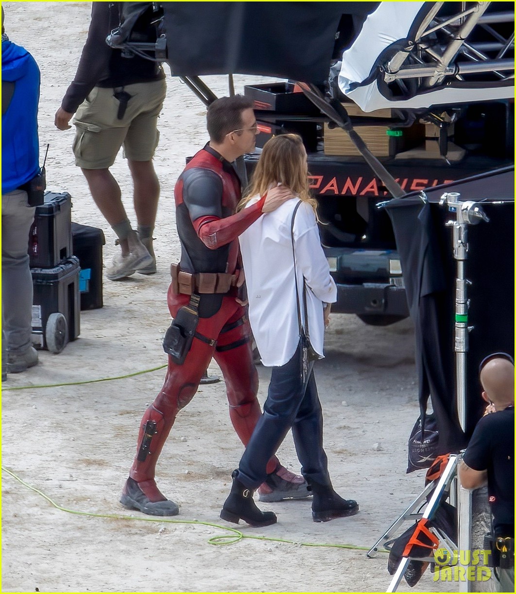 Photo: blake lively joins ryan reynolds on set of deadpool 3 in london