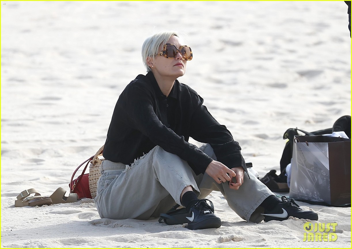 Pom Klementieff & Simon Pegg Take a Break From 'Mission: Impossible 7' Promo for a Beach Trip: Photo 4951849 | Mission Impossible, Movies, Pom Klementieff, Simon Pegg Photos - Vimarsana News