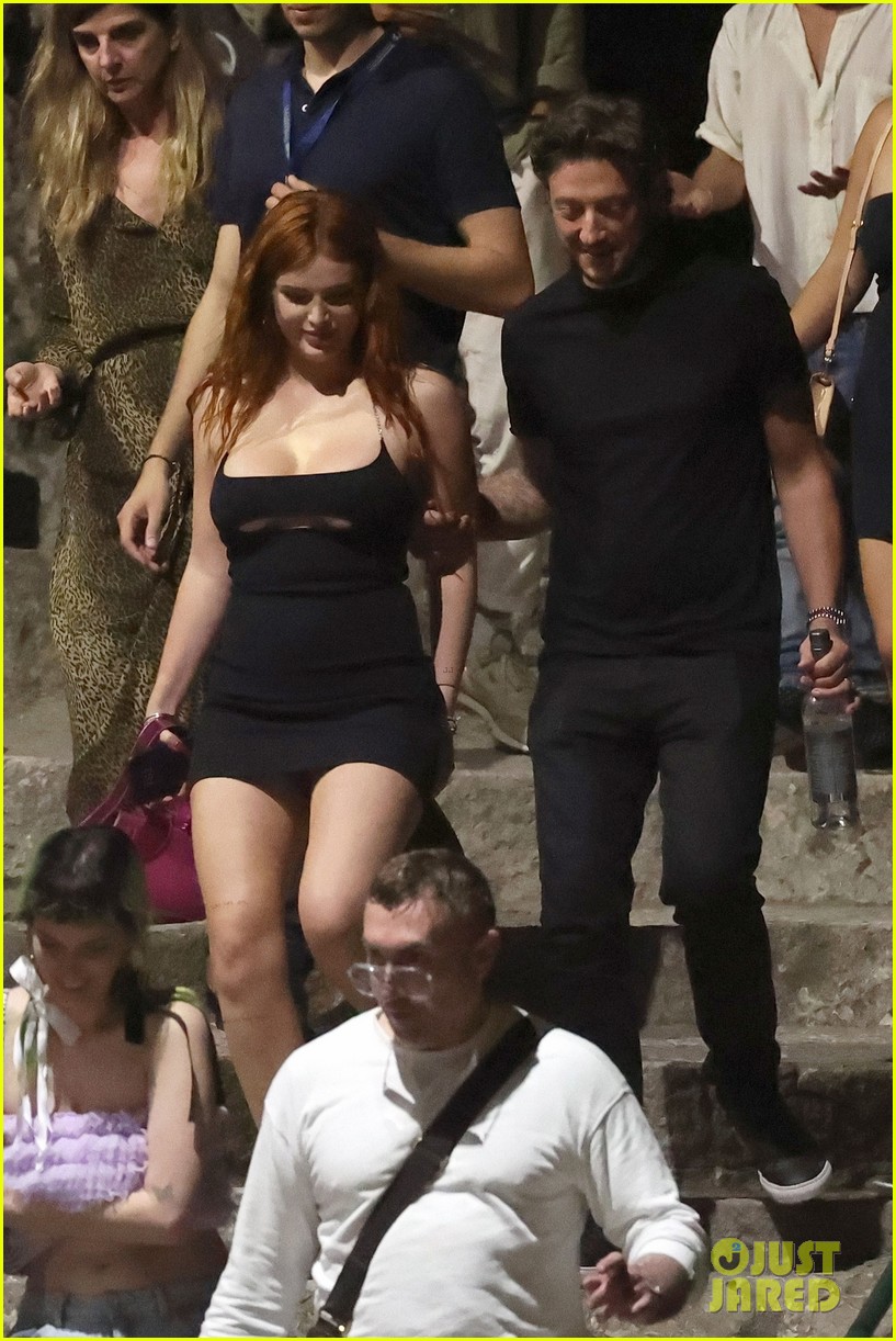 Bella Thorne & Fiance Mark Emms Step Out for the Night in Italy: Photo 4951263 | Bella Thorne, Dani Thorne, Mark Emms Photos - Vimarsana News