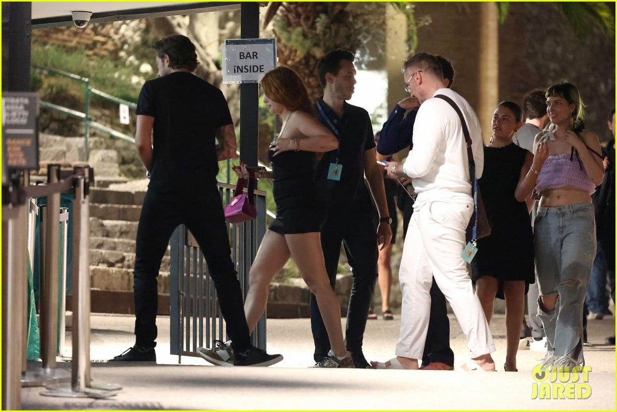 Bella Thorne & Fiance Mark Emms Step Out for the Night in Italy: Photo 4951266 | Bella Thorne, Dani Thorne, Mark Emms Photos - Vimarsana News