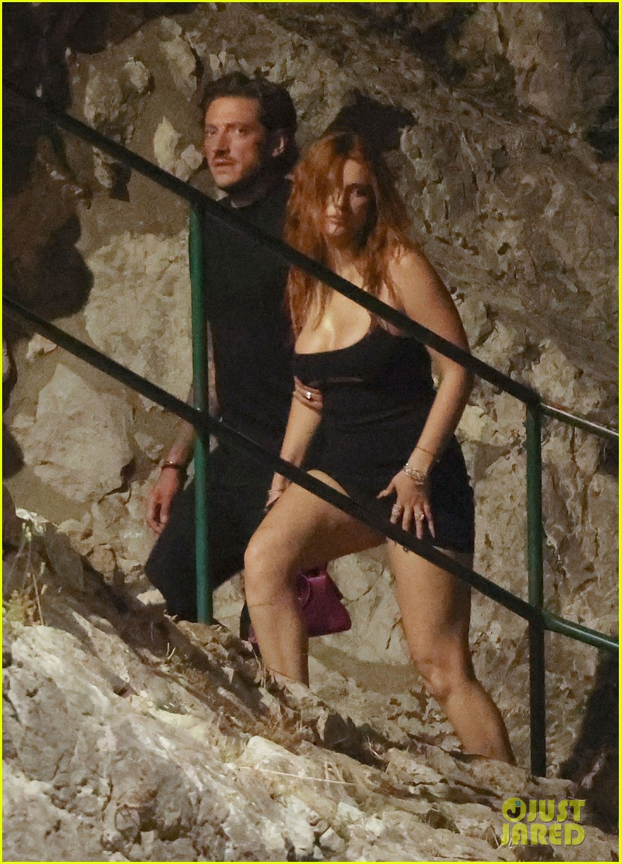 Bella Thorne & Fiance Mark Emms Step Out for the Night in Italy: Photo 4951274 | Bella Thorne, Dani Thorne, Mark Emms Photos - Vimarsana News