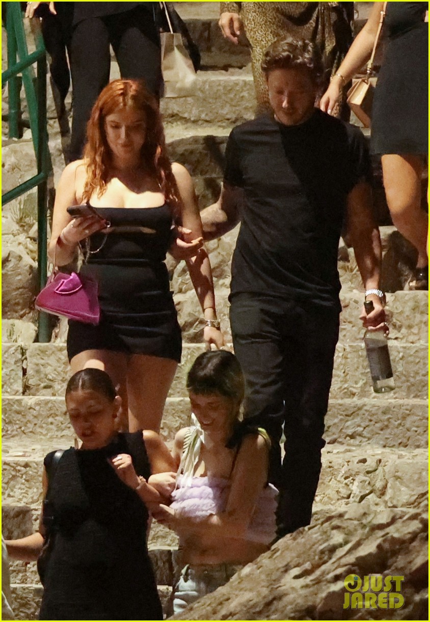 Bella Thorne & Fiance Mark Emms Step Out for the Night in Italy: Photo 4951281 | Bella Thorne, Dani Thorne, Mark Emms Photos - Vimarsana News