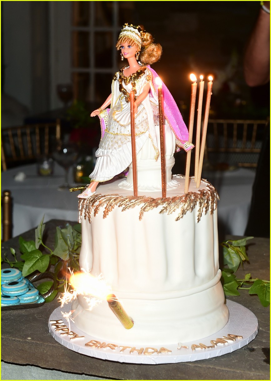 Gigi Hadid Helps Her Sister Alana Celebrate Her 40th Birthday Alongside