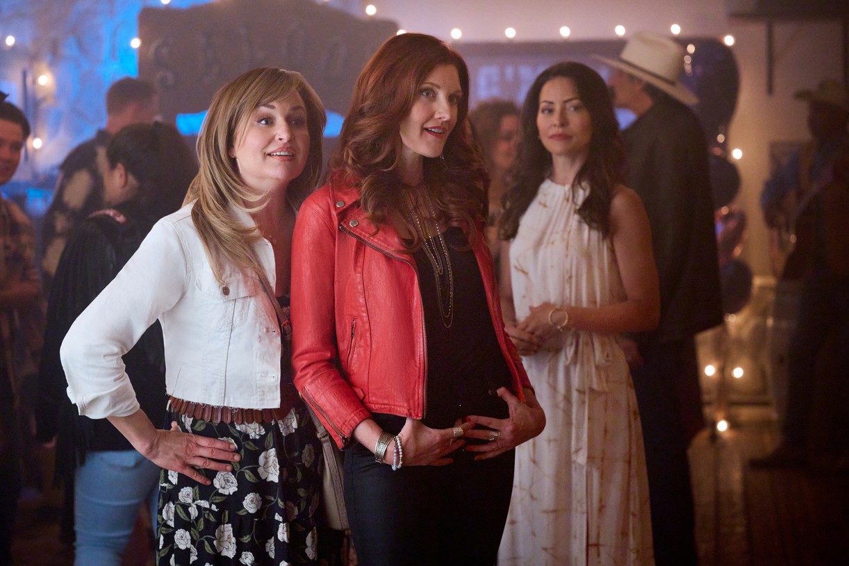 Kavan Smith & Emmanuelle Vaugier Reunite For 'Big Sky River: The Bridal Path' Tonight On Hallmark Movies & Mysteries!: Photo 4960535 | Emmanuelle Vaugier, Hallmark Channel, Kavan Smith, Television Photos - Vimarsana News