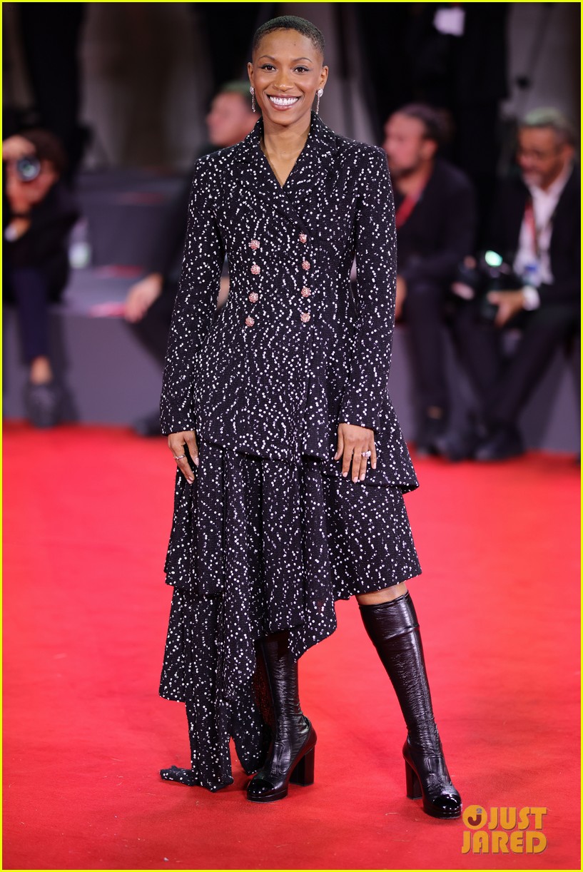 Photo caleb landry jones katya zvereva dogman venice luc besson jojo