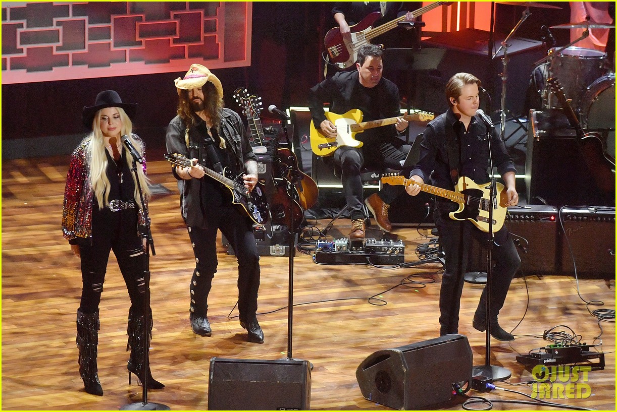 Billy Ray Cyrus & Fiancée Firerose Make Red Carpet Debut at ACM Honors