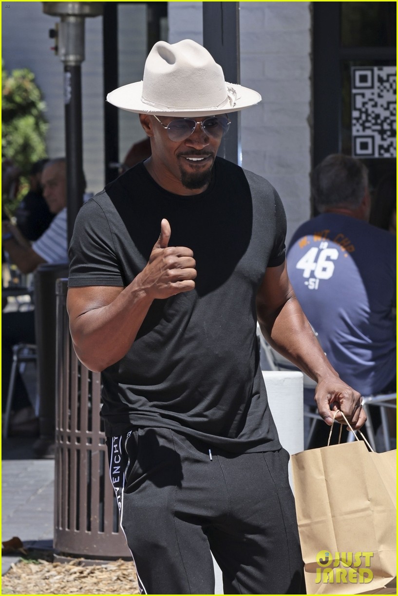 Jamie Foxx Looks Happy & Healthy in New Photos After Recent Medical