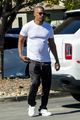 jamie foxx stops for coffee before meeting 05