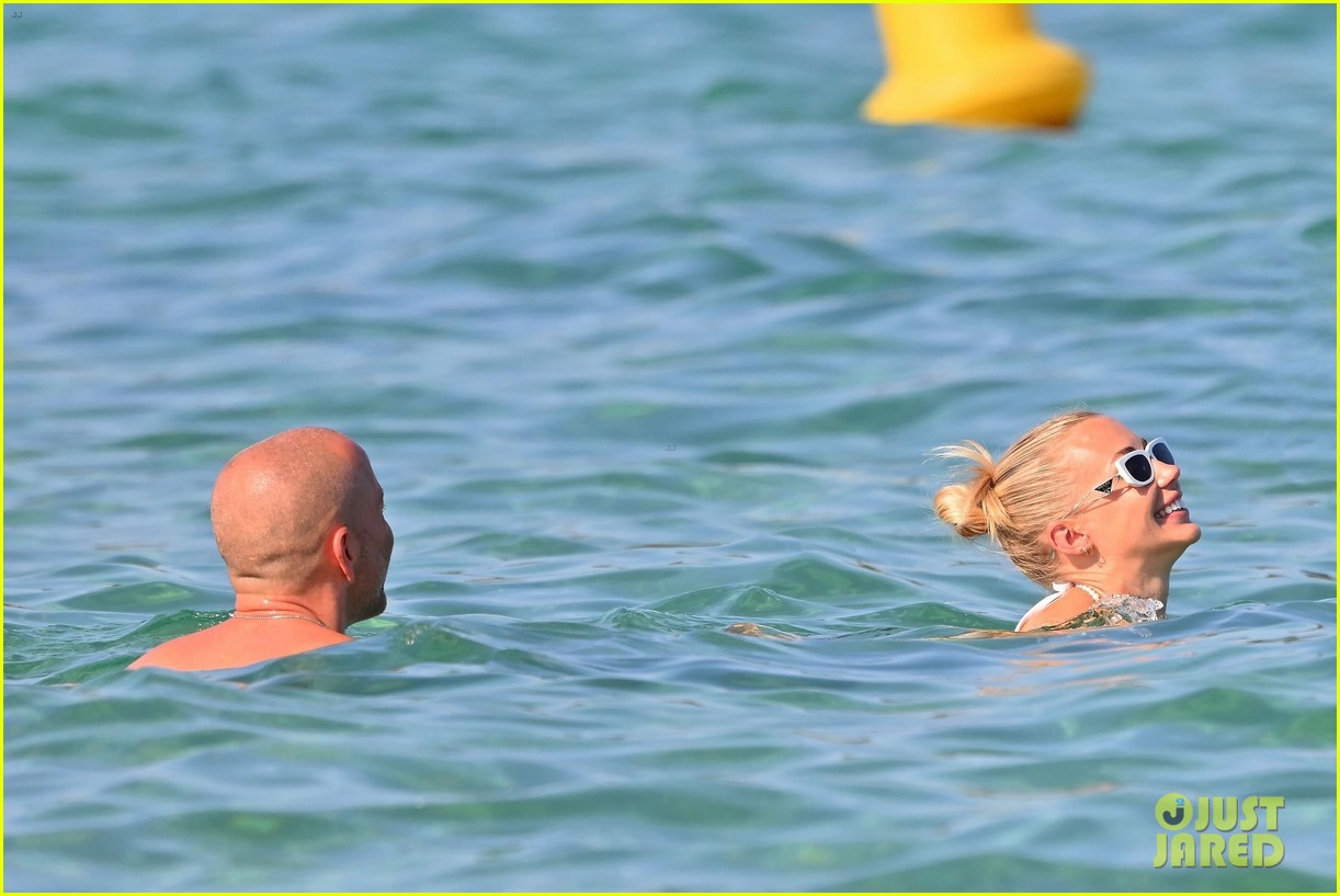 Selling Sunset's Jason Oppenheim Packs on PDA with Danika Tanya Photo