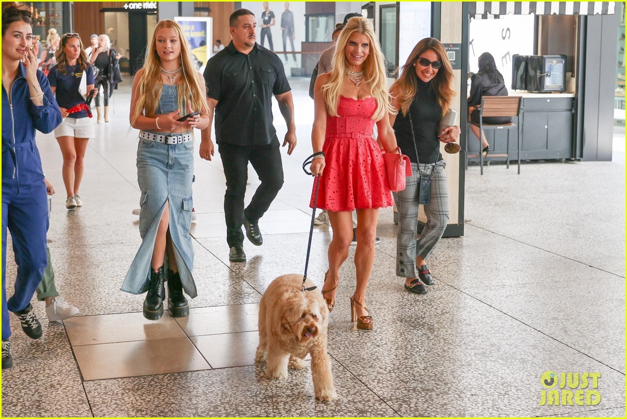 Jessica Simpson Brings Her Lookalike Daughter Maxwell & Dog Penny to  PetSafe Event in LA: Photo 4963091, Jessica Simpson, Maxwell Johnson  Photos