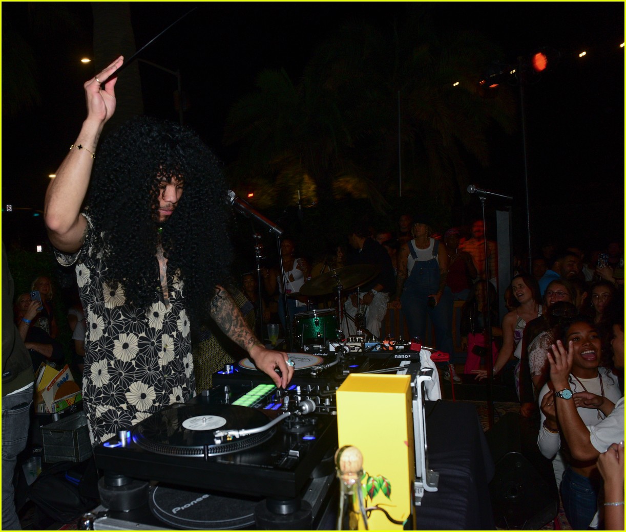 Jason Momoa & Eva Longoria Team Up to Support Maui Relief Efforts at