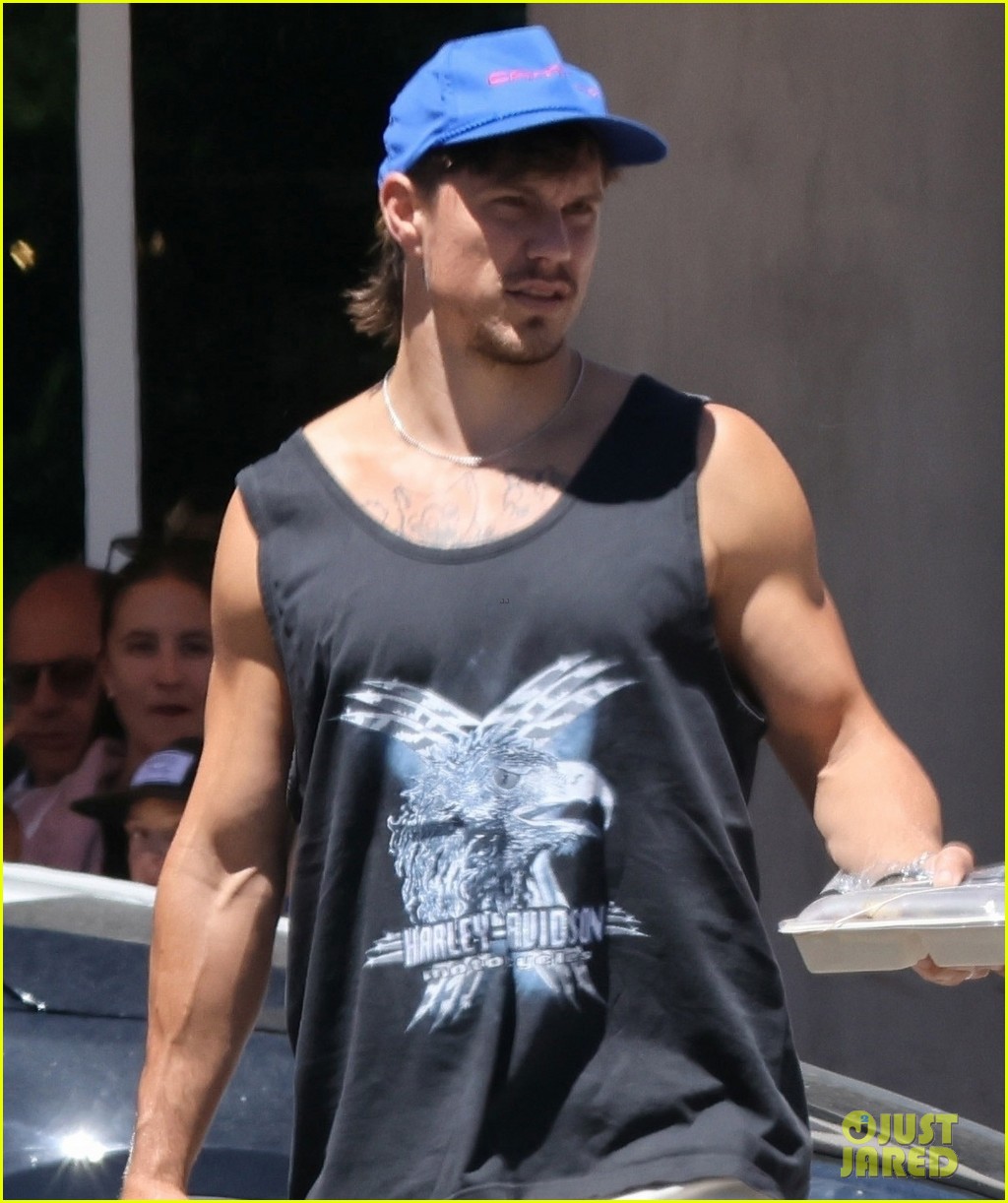 Riley Keough & Husband Ben Smith-Petersen Pick Up Lunch from Erewhon in