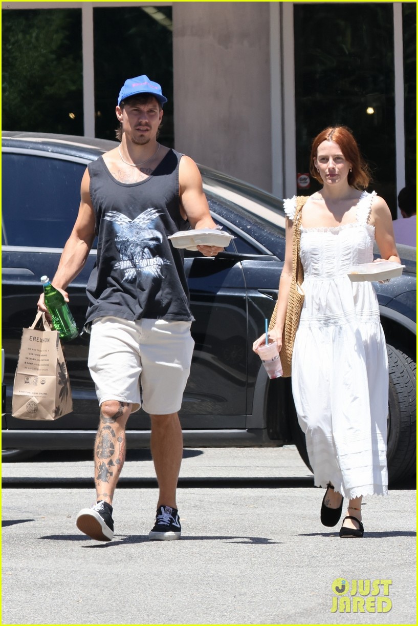 Riley Keough & Husband Ben Smith-Petersen Pick Up Lunch from Erewhon in