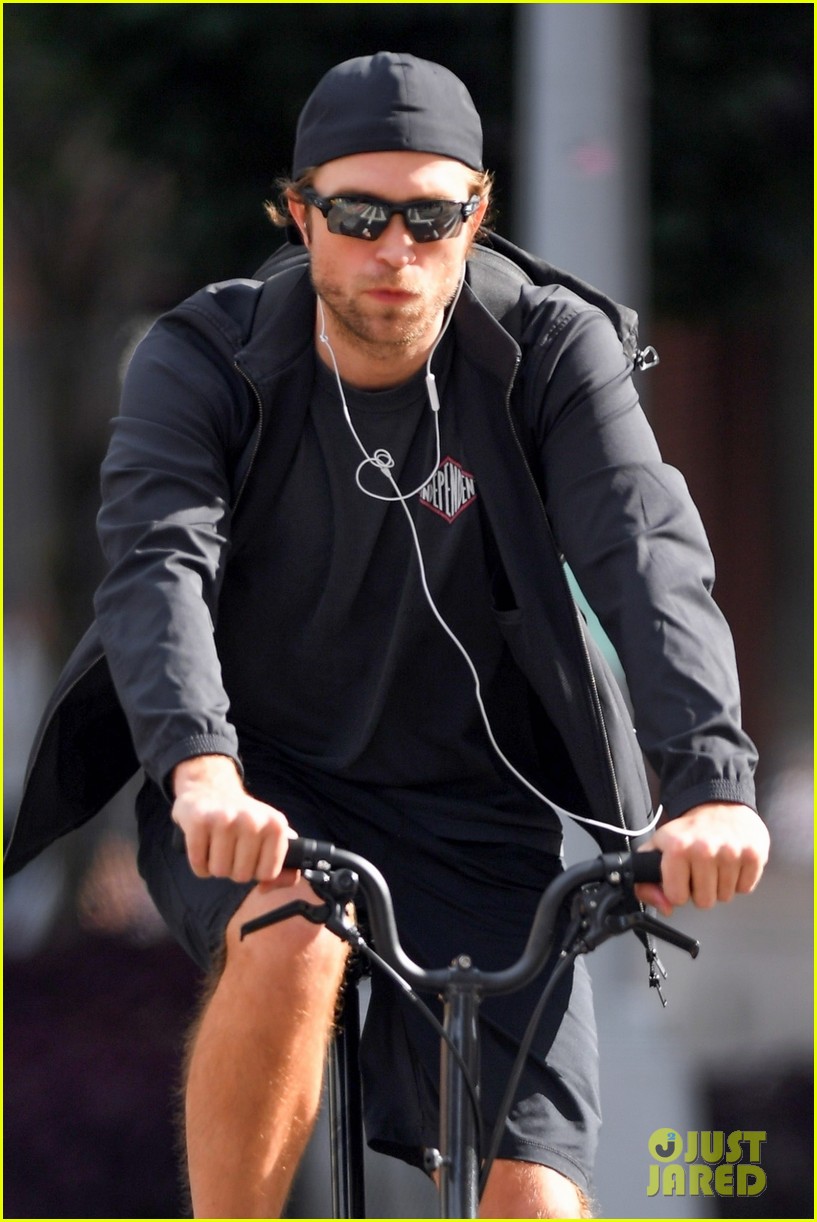 robert pattinson bike
