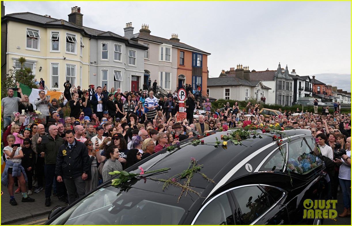 Photo sinead oconnor funeral photos 02 Photo 4960117 Just Jared