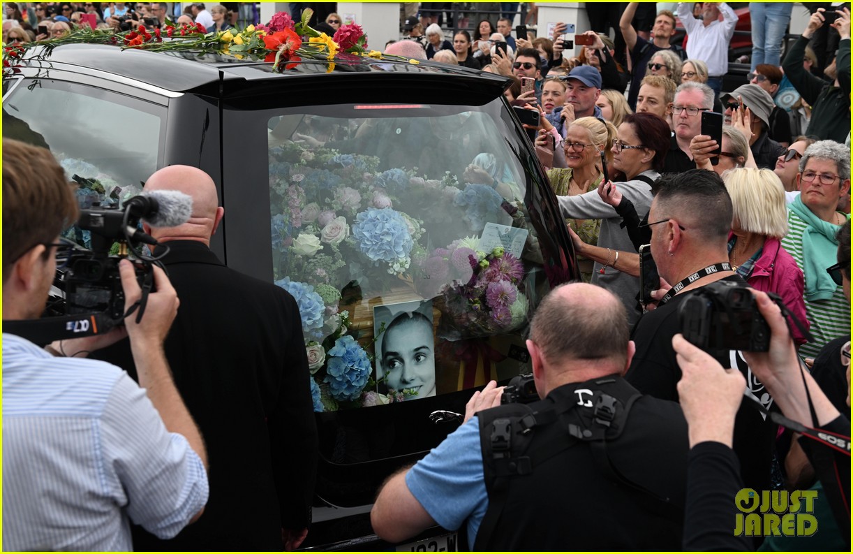 Photo sinead oconnor funeral photos 03 Photo 4960118 Just Jared