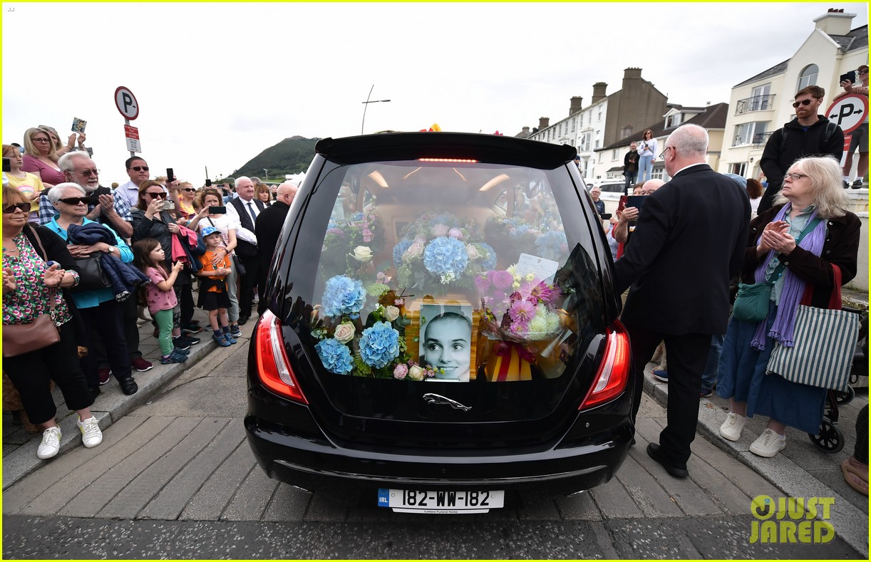 Photo sinead oconnor funeral photos 09 Photo 4960124 Just Jared