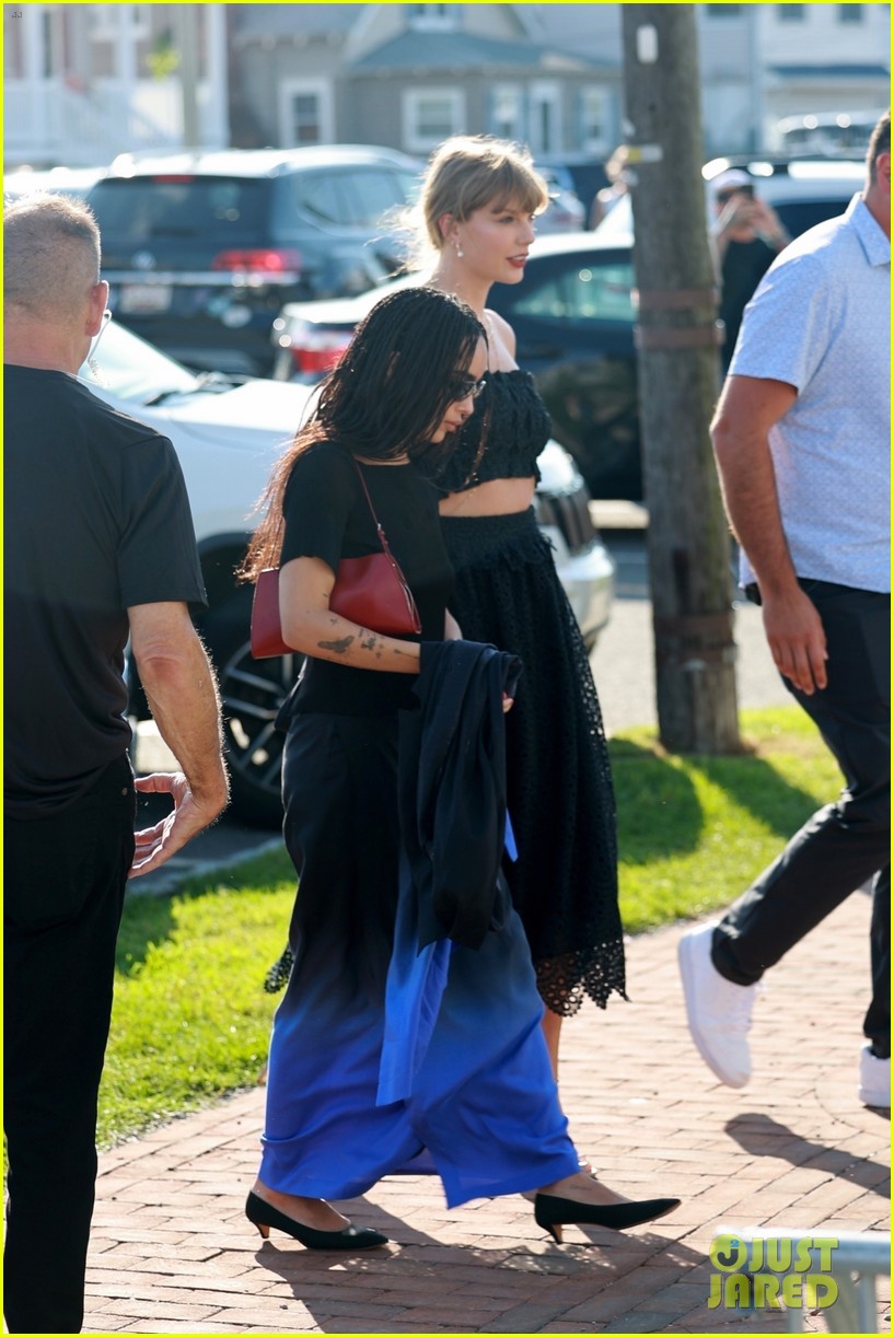 Taylor Swift Joins Cara Delevingne, Lana Del Rey, & More Stars Attend