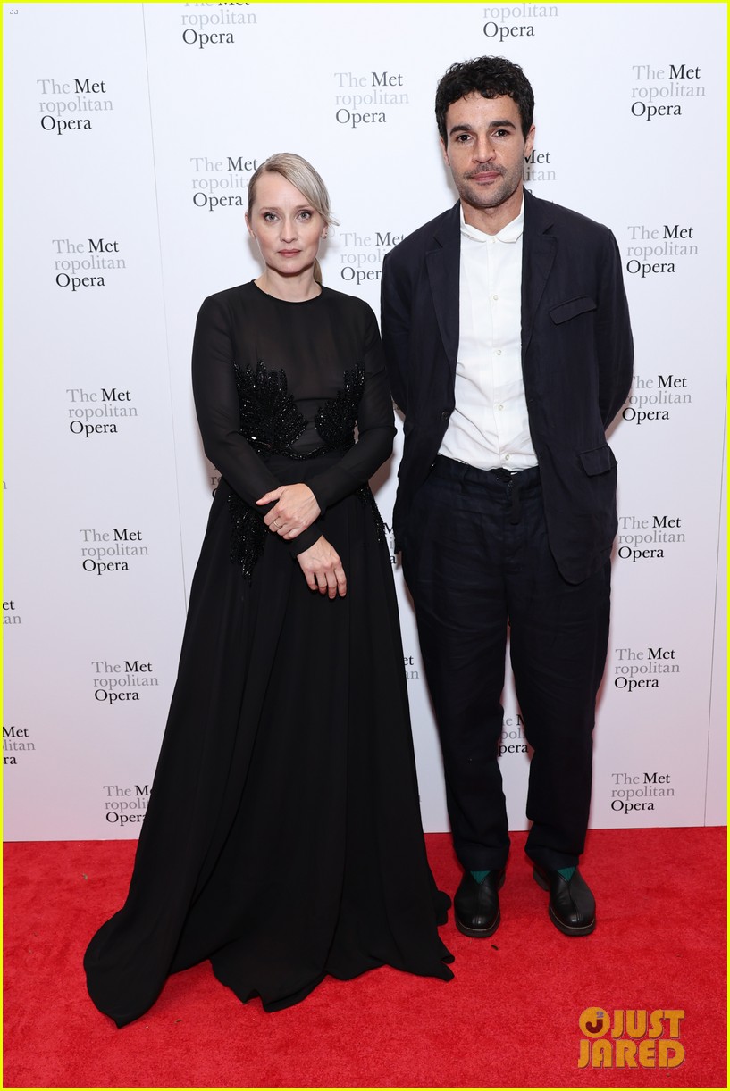 Photo: anne hathaway jon hamm more stars met opera opening gala 25