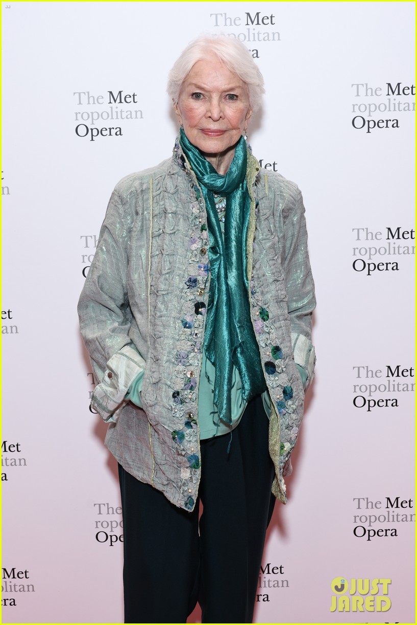 Photo: anne hathaway jon hamm more stars met opera opening gala 36