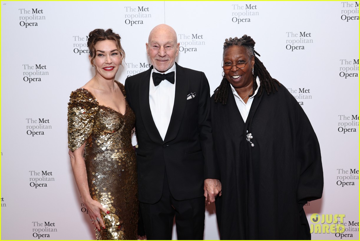 Photo: anne hathaway jon hamm more stars met opera opening gala 41