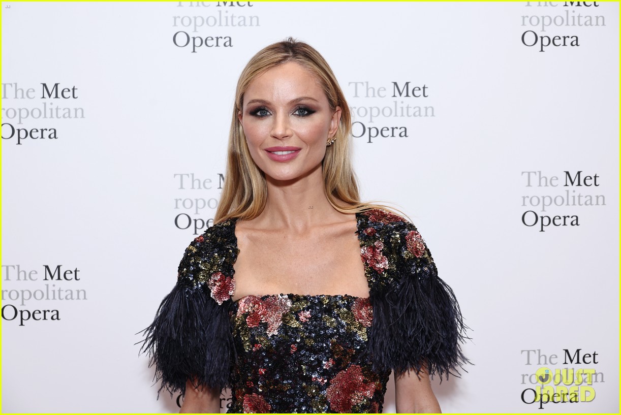 Photo: anne hathaway jon hamm more stars met opera opening gala 42