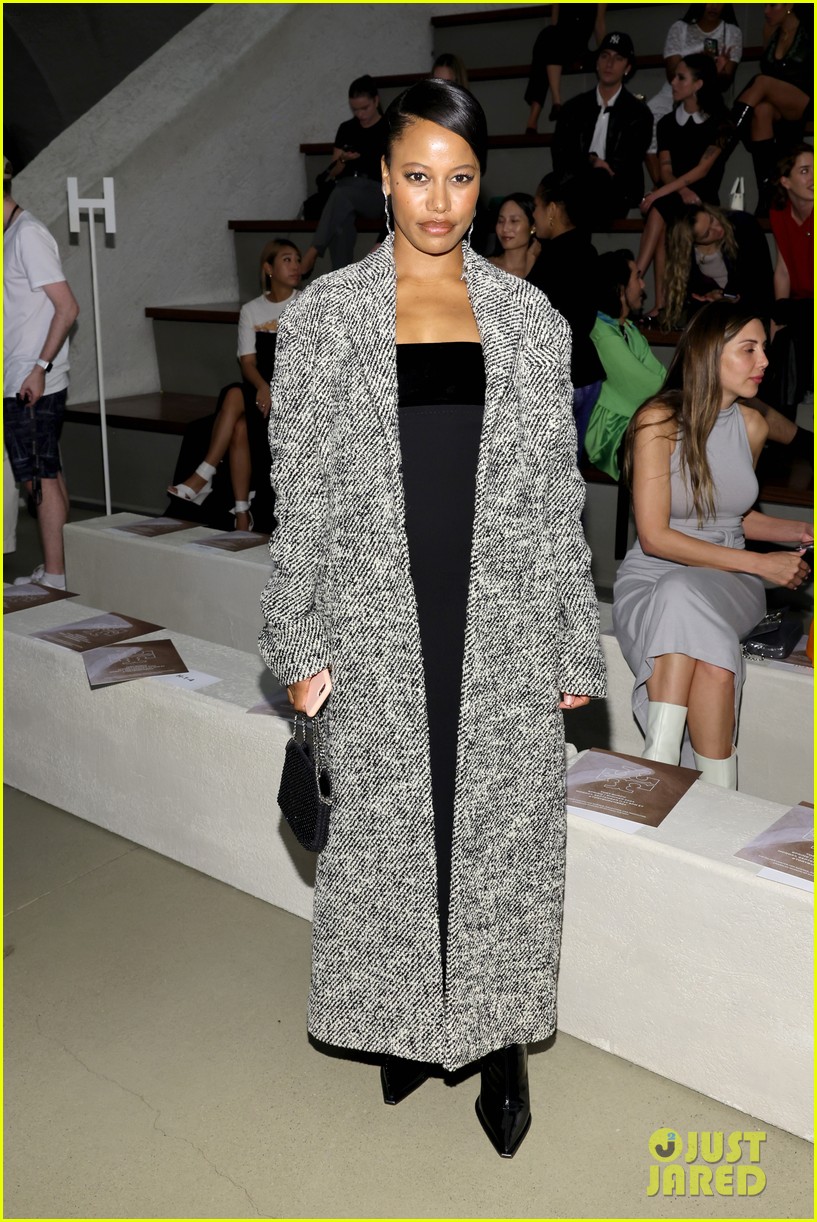 Emma Roberts, Naomi Watts, & More Stars Watch Emily Ratajkowski Walk in