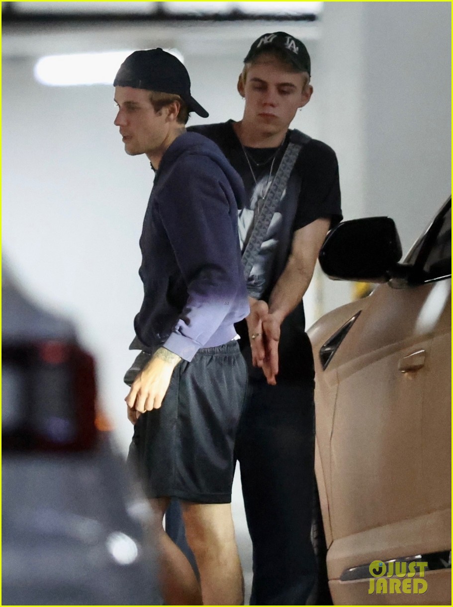 THE KID LAROI JUSTIN BIEBER visual data 2