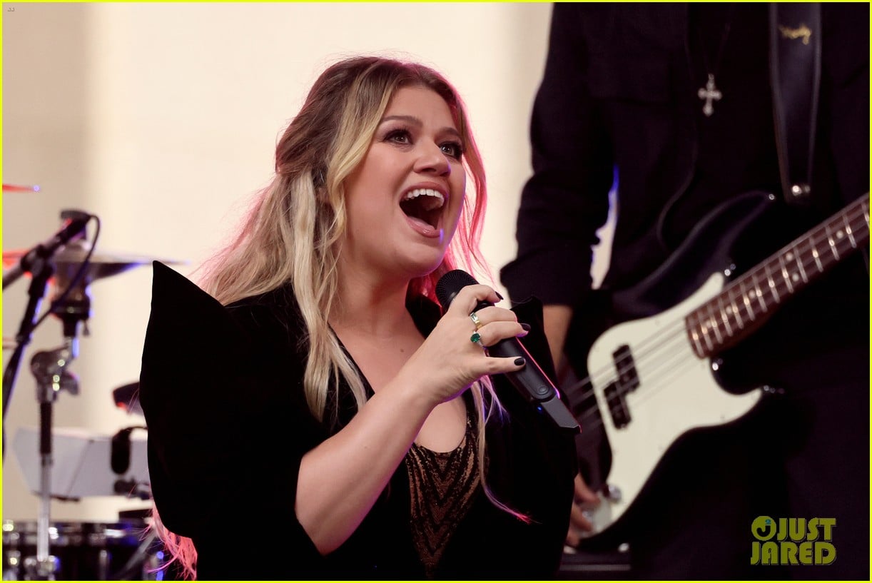 Photo kelly clarkson todayshow 2023 04 Photo 4970887 Just Jared