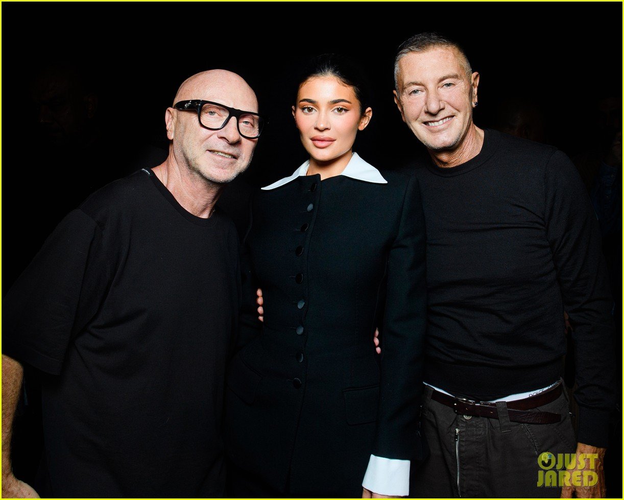 Photo kylie jenner dolce gabbana fashion show in milan 03 Photo