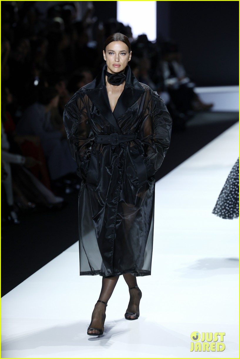 Kylie Jenner Joins Halle Bailey & Rosie Huntington-Whiteley at Dolce