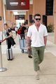 luke evans catches flight out of venice 01