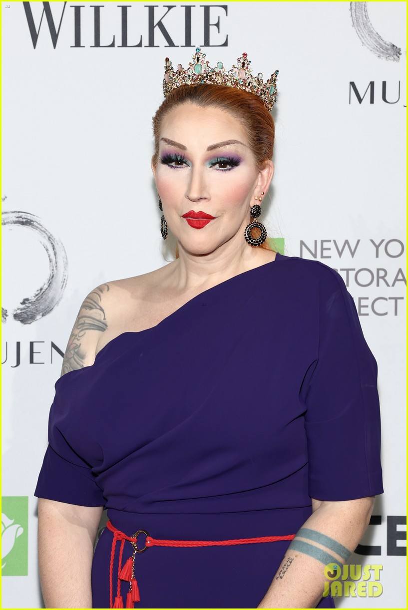 Here's Why Bette Midler Skipped Her Own Halloween Party, Plus See Which(02)