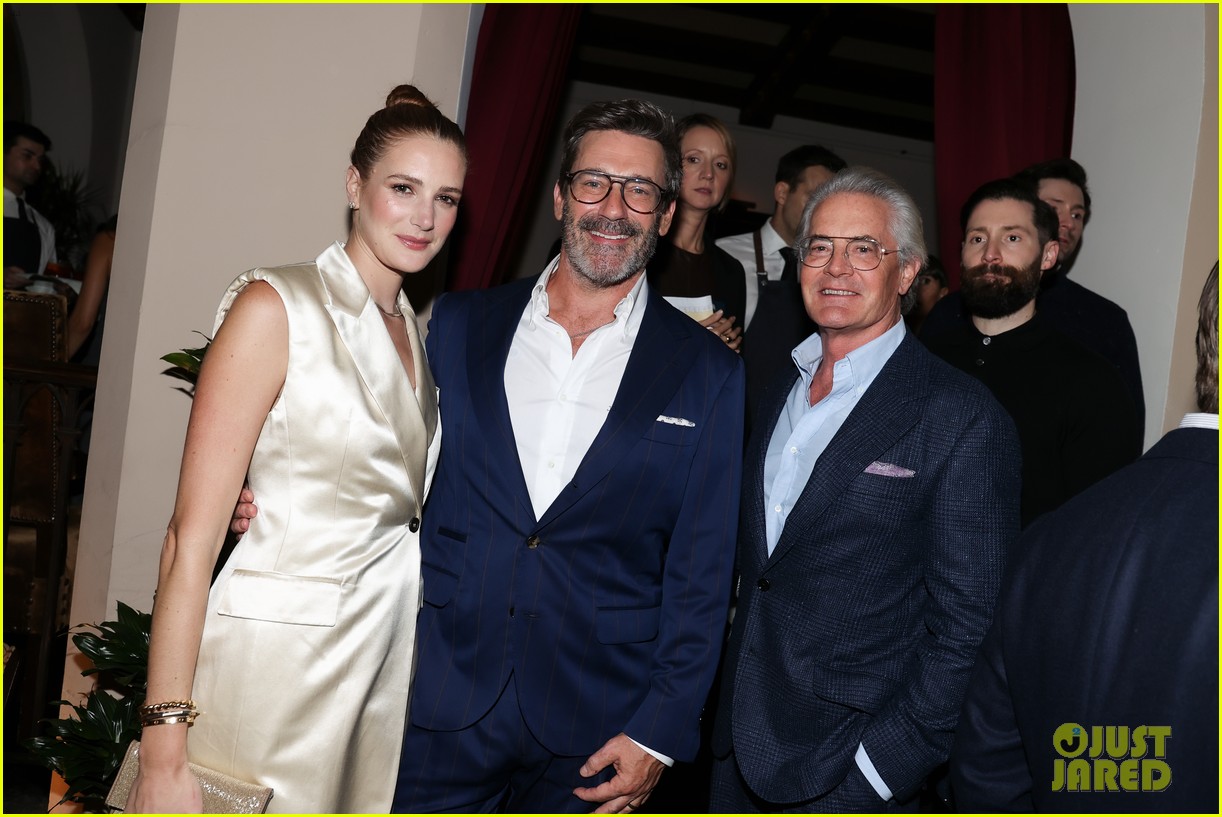 Jennifer Lopez Joins Chris Pine, Gwyneth Paltrow, & More Stars at