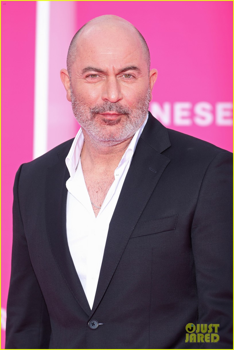 'Fauda' Actor Lior Raz Joins Frontlines in Israel, Helps Extract