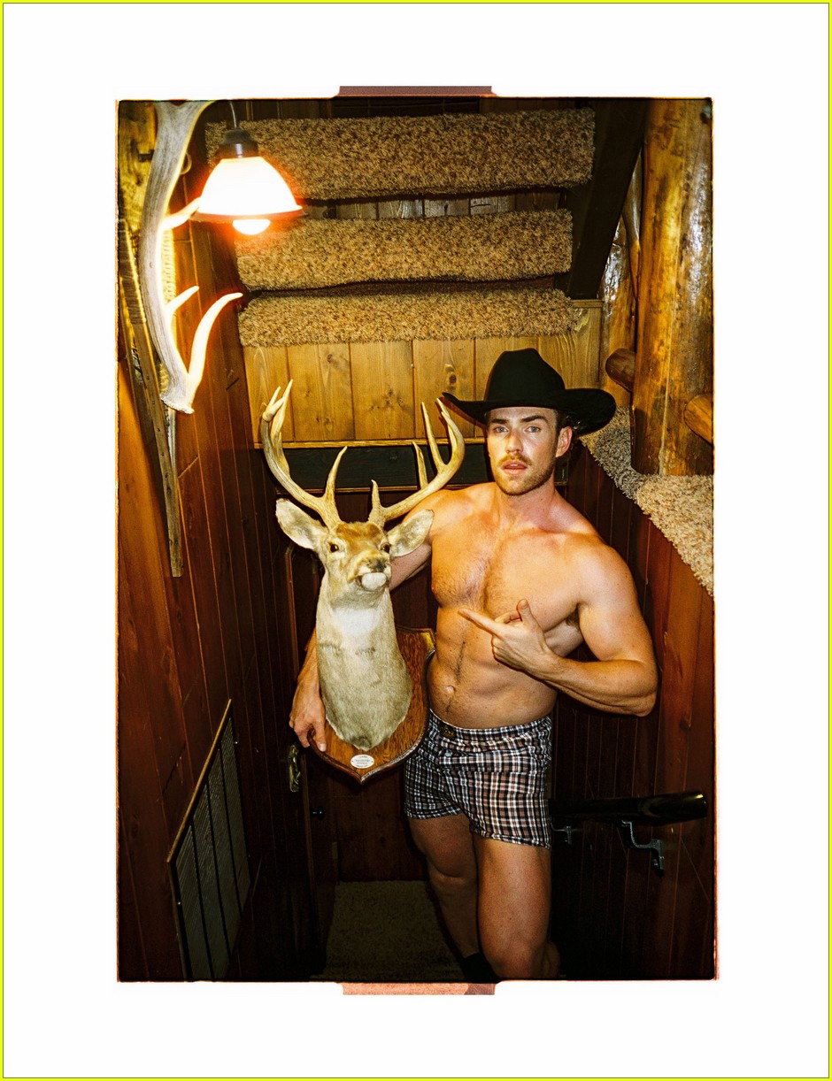 Glamorous' Zane Phillips Strips Shirtless, Shows Off His Amazing