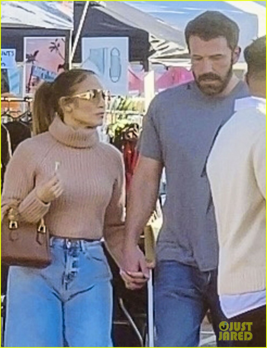 photo-jennifer-lopez-ben-affleck-hold-hands-on-date-night-los-angeles