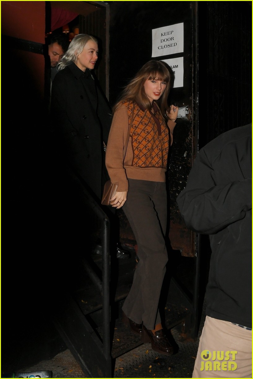 Taylor Swift Sports Fall Fashion While Heading Out to Dinner With