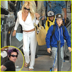 Pamela Anderson & Tommy Lee Reunite for Family Vacation