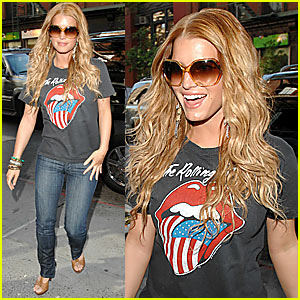 Jessica Simpson Rocking It Jessica Simpson Can’t Stop Smiling | Jessica Simpson : Just Jared