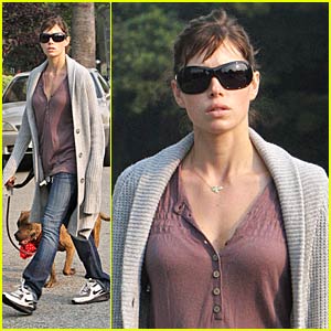 Jessica Biel Prizes Her Pitbull | Jessica Biel : Just Jared