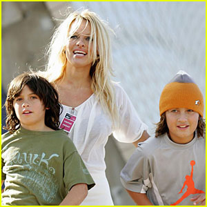 Pamela Anderson: Sons in Sydney! | Brandon Lee, Celebrity Babies, Dylan