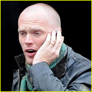 Paul Bettany is Bald | Paul Bettany | Just Jared: Celebrity News and