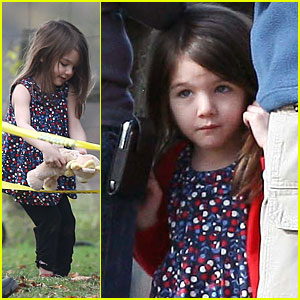 Suri Cruise: Fun with Caution Tape! | Celebrity Babies, Suri Cruise