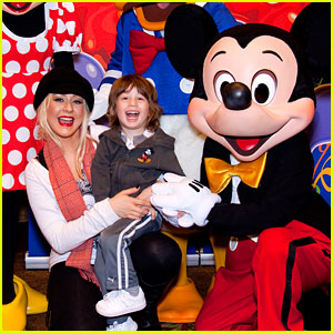 Christina Aguilera: Disneyland Birthday for Max! | Celebrity Babies